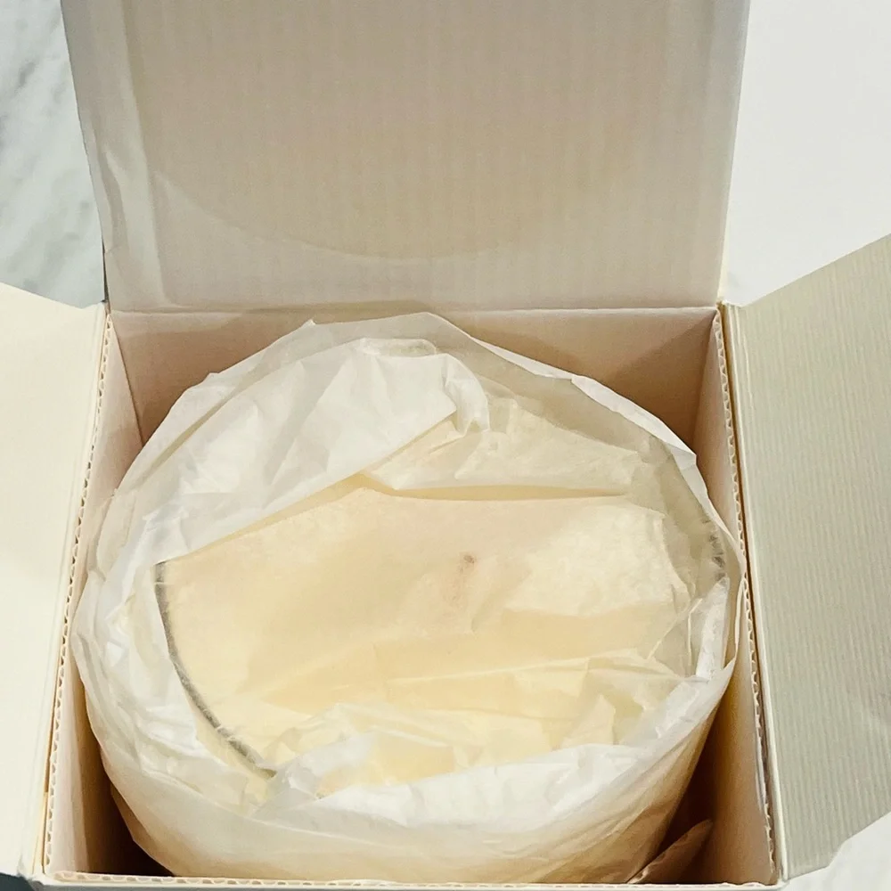 RARE Carolina Herrera Large Figueroa’s Garden 8 oz Luxurious Candle Rare NWT
